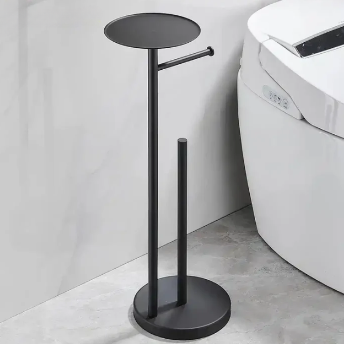 Porta papel higiênico de chão valet em inox preto fosco da Homedeccori para banheiro moderno.