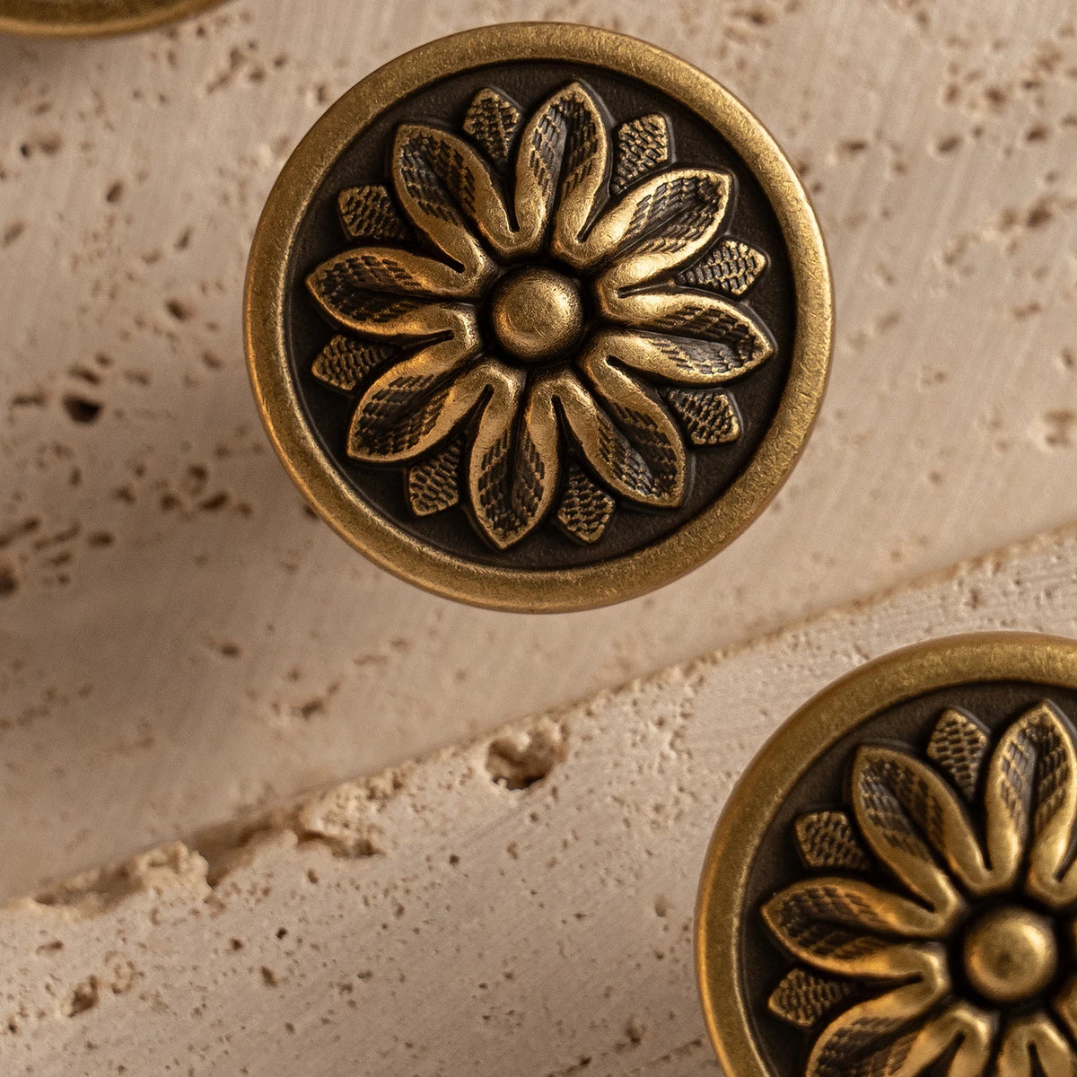 Puxador Ponto Latão Maciço Bronze Envelhecido Floral Sorano - foto 12
