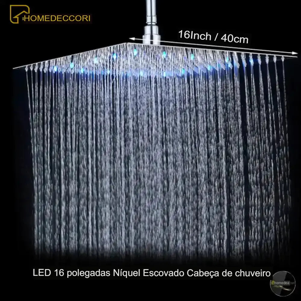 Chuveiro de teto quadrado VinoRain em níquel escovado com iluminação LED azul e jato de água.
