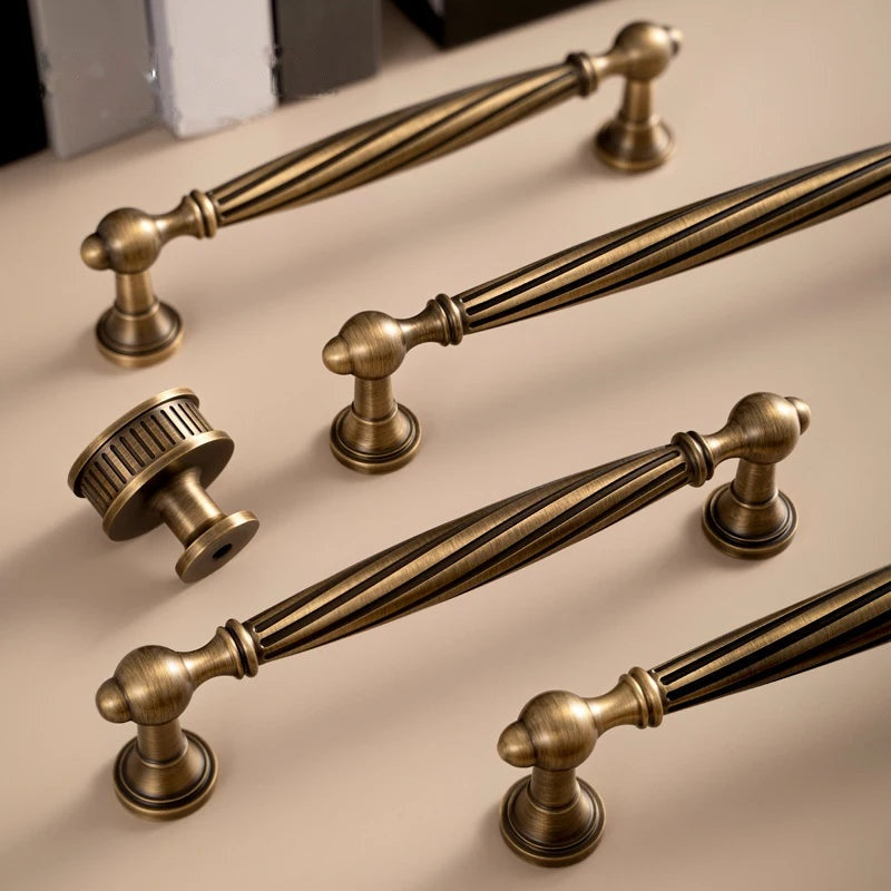 Puxador Alça e Ponto Latão Maciço Bronze Envelhecido Espiral Anzio