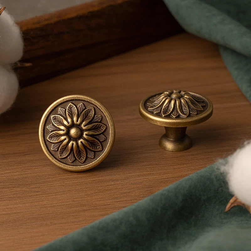 Puxador Ponto Latão Maciço Bronze Envelhecido Floral Sorano - foto 3