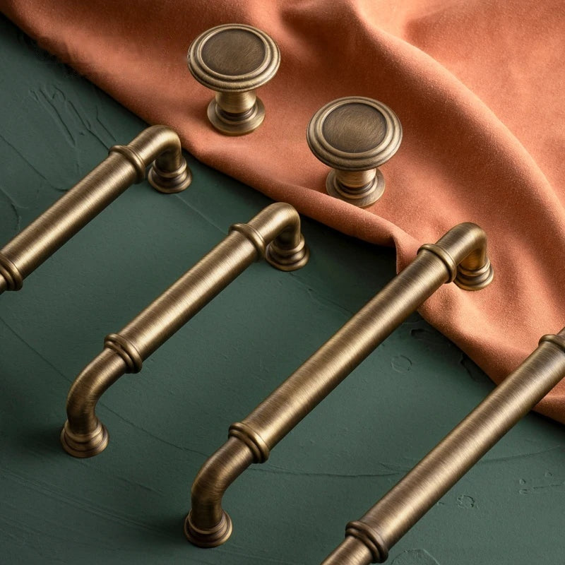 Puxador Alça e Ponto Latão Maciço Bronze Envelhecido Vintage Trento