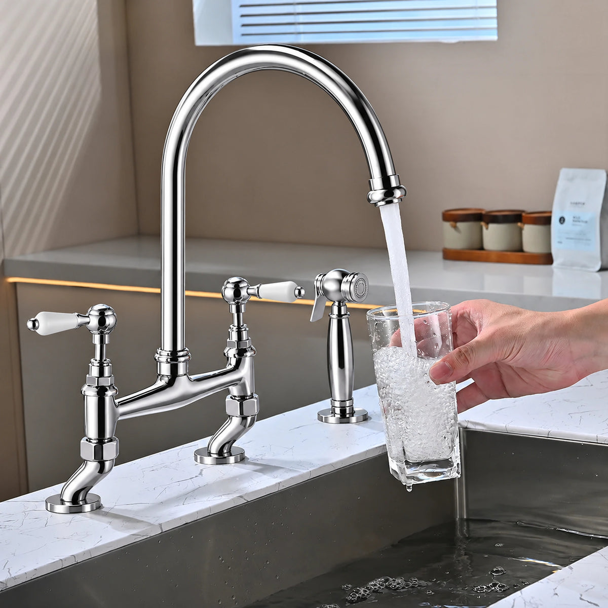 Torneira de cozinha Chiavenna cromado, porcelana com ducha lateral - Homedeccori