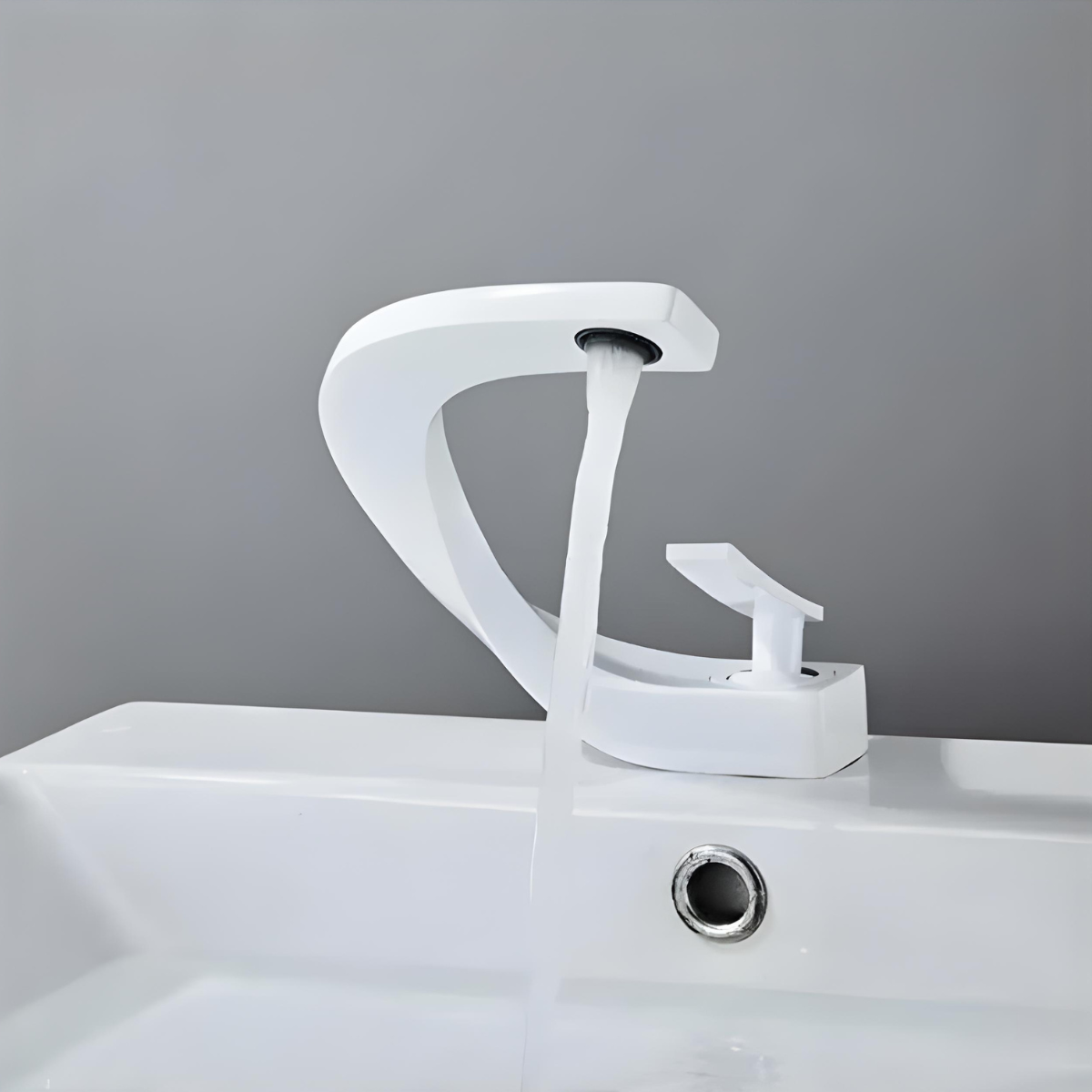 Torneira misturador monocomando para banheiro lavatório Prestige branca com design moderno.