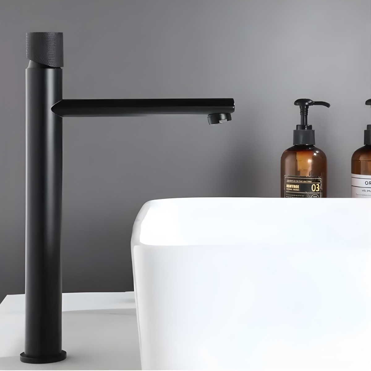Torneira para banheiro monocomando lavatório misturador Yanco da Home Deccori em preto fosco