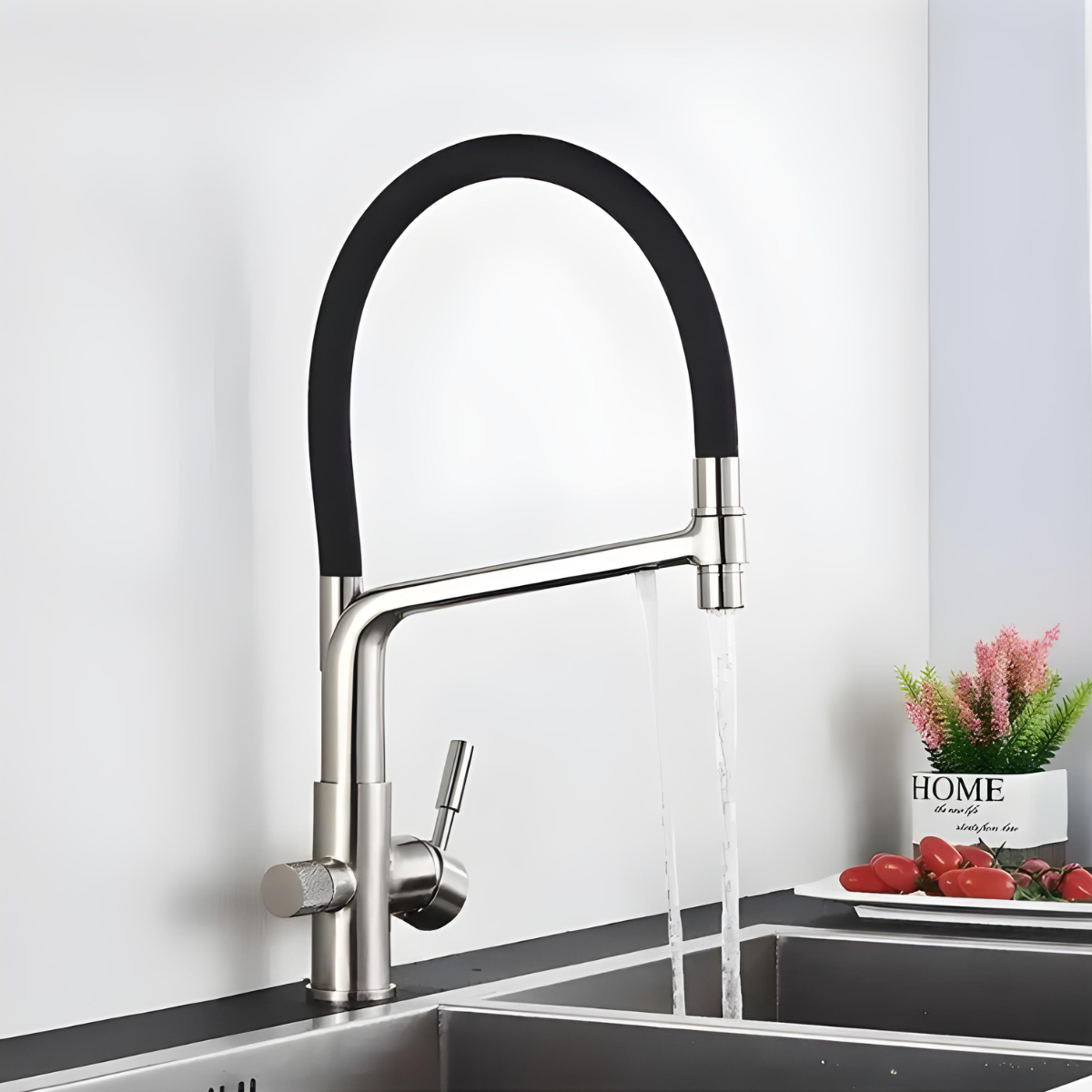 Torneira Gourmet Monocomando Extensível 360 Azzurra em aço escovado com saída de água.