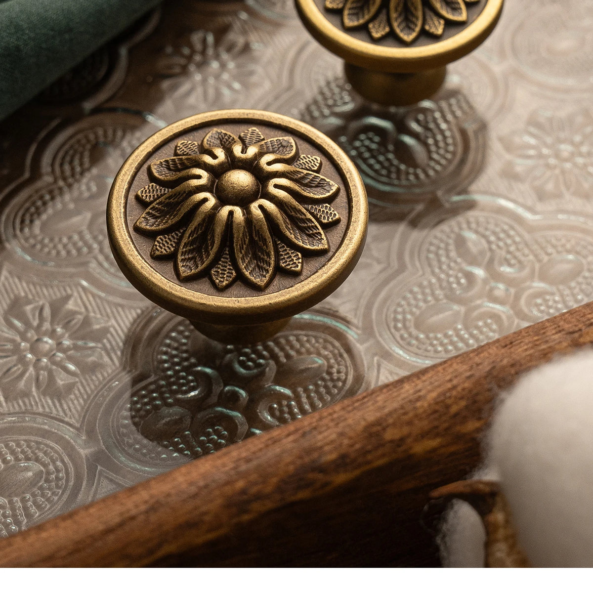 Puxador Ponto Latão Maciço Bronze Envelhecido Floral Sorano - foto 9