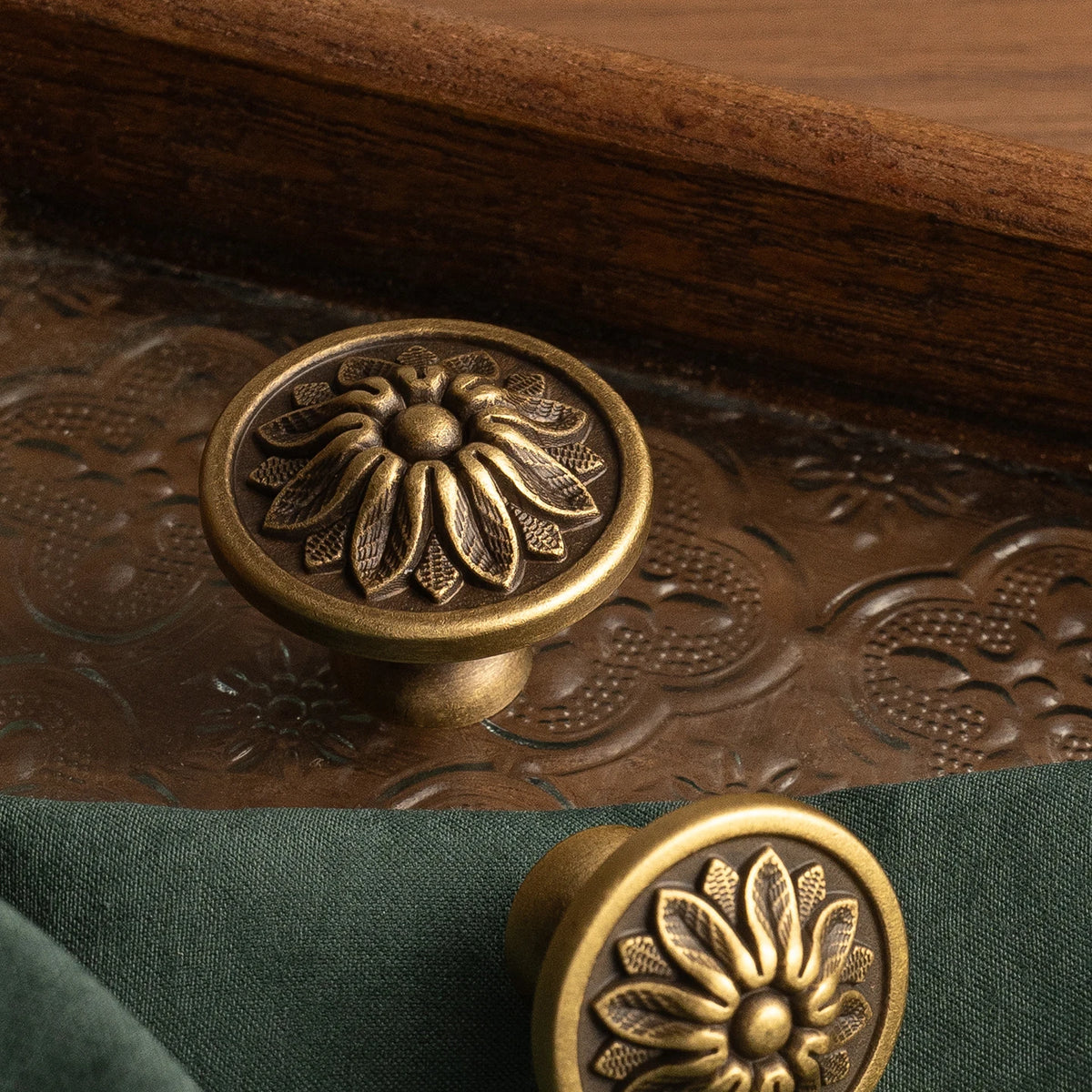 Puxador Ponto Latão Maciço Bronze Envelhecido Floral Sorano - foto 7