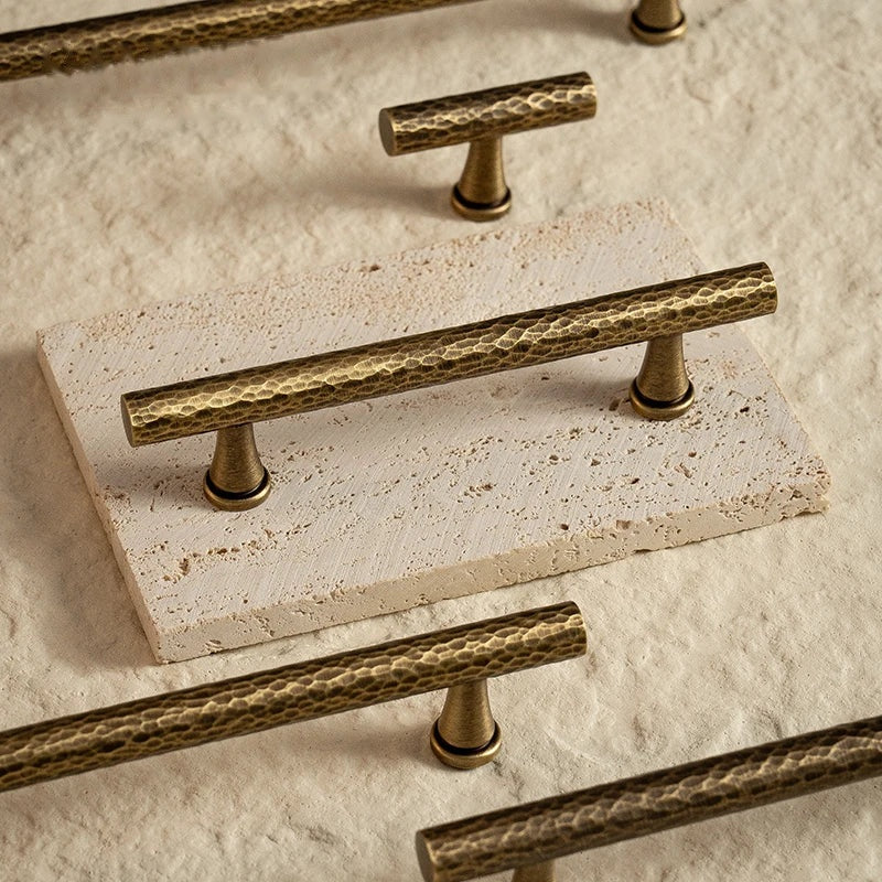 Puxador Alça e Ponto Latão Maciço Bronze Envelhecido Martelado Alba