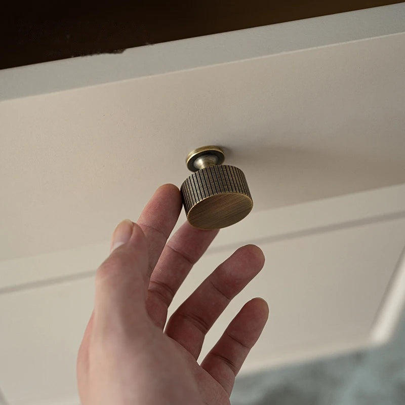 Puxador Alça e Ponto para Armário Latão Maciço Canelado Amelia - foto 5