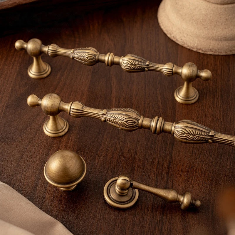 Puxador Alça e Ponto Latão Maciço Bronze Envelhecido Ornamentado Faenza