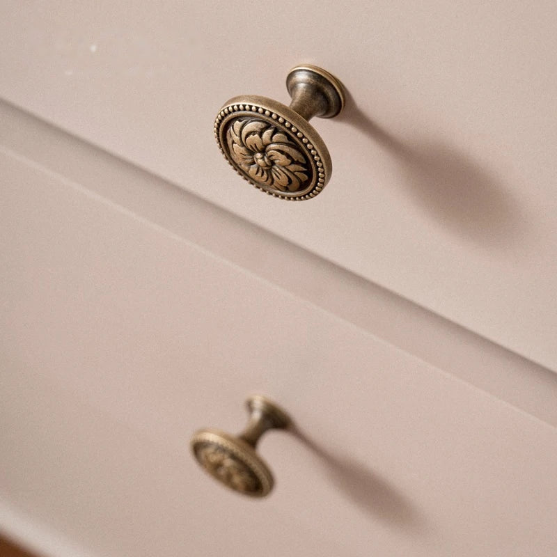 Puxador Ponto para Gaveta Latão Maciço Bronze Envelhecido Floral Trani - foto 4
