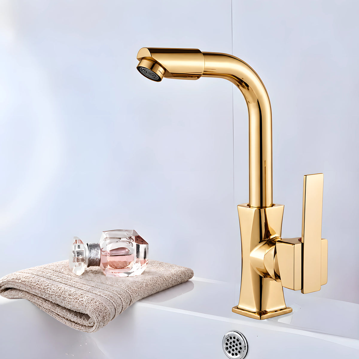 Torneira para banheiro Fontaine de Luxé dourado polido - Homedeccori